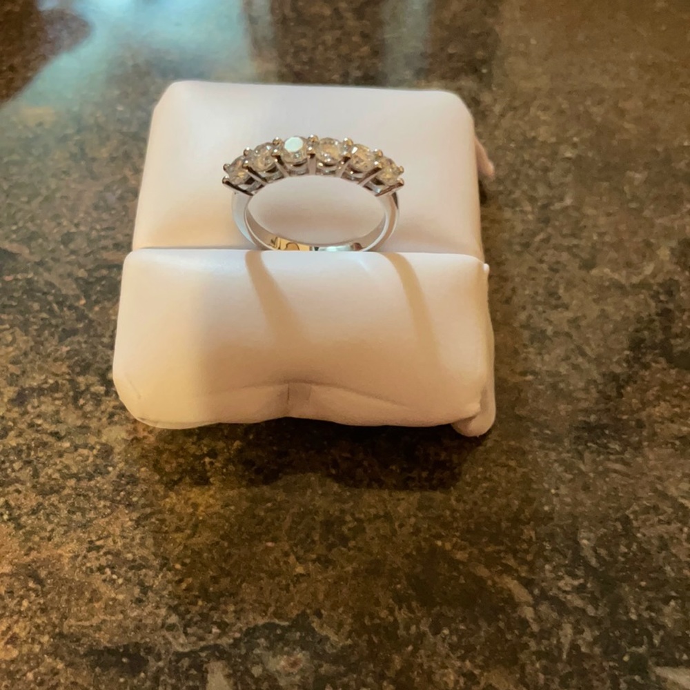 Moissanite .96ctw round Platineve ring size 6